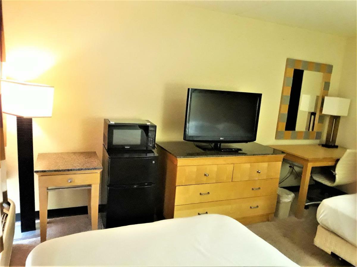 Madison Inn & Suites Zewnętrze zdjęcie