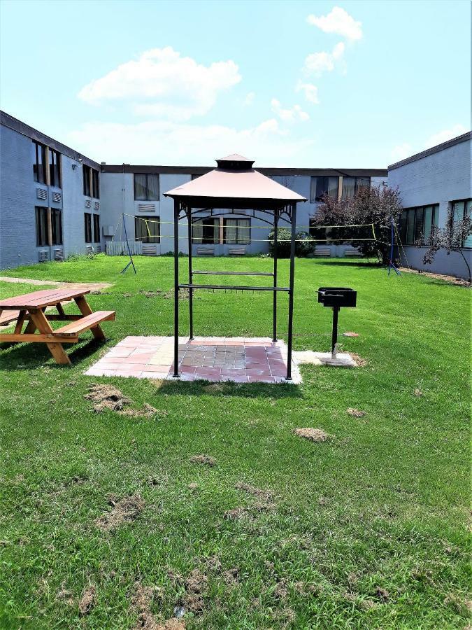 Madison Inn & Suites Zewnętrze zdjęcie